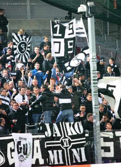 Rapid - Sturm Graz
Oesterreichische Fussball Bundesliga, 13. Runde,  SK Rapid Wien - SK Sturm Graz, Gerhard Hanappi Stadion Wien, 29.10.2011. 

Foto zeigt Fans von Sturm
