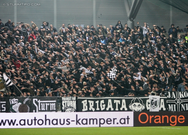 Rapid - Sturm Graz
Oesterreichische Fussball Bundesliga, 13. Runde,  SK Rapid Wien - SK Sturm Graz, Gerhard Hanappi Stadion Wien, 29.10.2011. 

Foto zeigt Fans von Sturm
