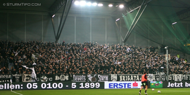 Rapid - Sturm Graz
Oesterreichische Fussball Bundesliga, 13. Runde,  SK Rapid Wien - SK Sturm Graz, Gerhard Hanappi Stadion Wien, 29.10.2011. 

Foto zeigt Fans von Sturm
