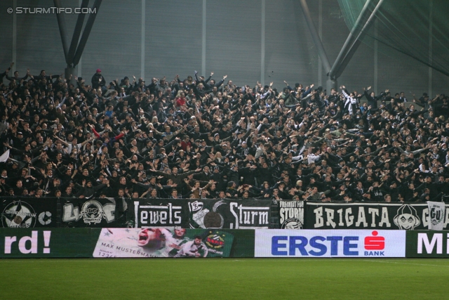 Rapid - Sturm Graz
Oesterreichische Fussball Bundesliga, 13. Runde,  SK Rapid Wien - SK Sturm Graz, Gerhard Hanappi Stadion Wien, 29.10.2011. 

Foto zeigt Fans von Sturm
