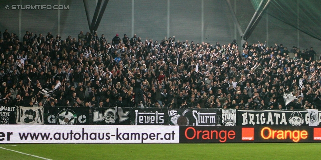 Rapid - Sturm Graz
Oesterreichische Fussball Bundesliga, 13. Runde,  SK Rapid Wien - SK Sturm Graz, Gerhard Hanappi Stadion Wien, 29.10.2011. 

Foto zeigt Fans von Sturm
