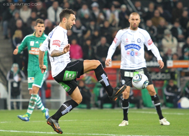 Rapid - Sturm Graz
Oesterreichische Fussball Bundesliga, 13. Runde,  SK Rapid Wien - SK Sturm Graz, Gerhard Hanappi Stadion Wien, 29.10.2011. 

Foto zeigt Darko Bodul (Sturm)
