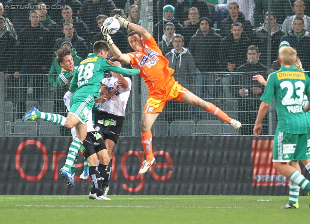 Rapid - Sturm Graz
Oesterreichische Fussball Bundesliga, 13. Runde,  SK Rapid Wien - SK Sturm Graz, Gerhard Hanappi Stadion Wien, 29.10.2011. 

Foto zeigt Christopher Trimmel (Rapid) und Silvije Cavlina (Sturm)
