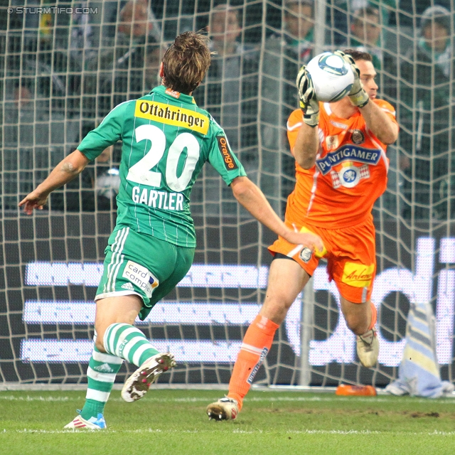 Rapid - Sturm Graz
Oesterreichische Fussball Bundesliga, 13. Runde,  SK Rapid Wien - SK Sturm Graz, Gerhard Hanappi Stadion Wien, 29.10.2011. 

Foto zeigt Rene Gartler (Rapid) und Silvije Cavlina (Sturm)
