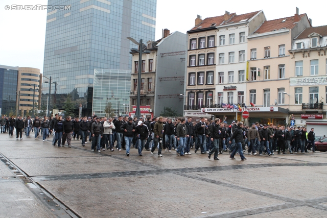 Anderlecht-Sturm
UEFA Europa League Gruppenphase 4. Spieltag, RSC Anderlecht - SK Sturm Graz, Constant Vanden Stock Stadion Anderlecht, 3.11.2011. 

Foto zeigt Fans von Sturm beim Corteo durch die Innenstadt
