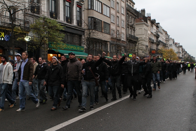 Anderlecht-Sturm
UEFA Europa League Gruppenphase 4. Spieltag, RSC Anderlecht - SK Sturm Graz, Constant Vanden Stock Stadion Anderlecht, 3.11.2011. 

Foto zeigt Fans von Sturm beim Corteo durch die Innenstadt
