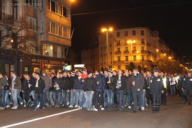 Anderlecht-Sturm
UEFA Europa League Gruppenphase 4. Spieltag, RSC Anderlecht - SK Sturm Graz, Constant Vanden Stock Stadion Anderlecht, 3.11.2011. 

Foto zeigt Fans von Sturm beim Corteo zum Constant Vanden Stock Stadion
