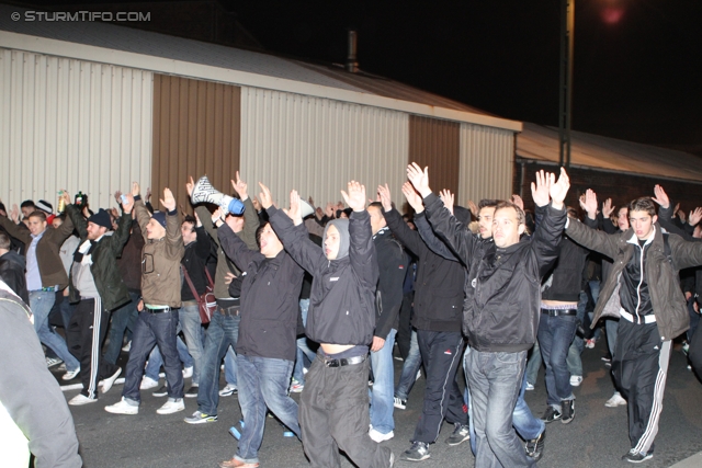 Anderlecht-Sturm
UEFA Europa League Gruppenphase 4. Spieltag, RSC Anderlecht - SK Sturm Graz, Constant Vanden Stock Stadion Anderlecht, 3.11.2011. 

Foto zeigt Fans von Sturm beim Corteo zum Constant Vanden Stock Stadion
