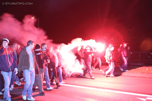 Anderlecht-Sturm
UEFA Europa League Gruppenphase 4. Spieltag, RSC Anderlecht - SK Sturm Graz, Constant Vanden Stock Stadion Anderlecht, 3.11.2011. 

Foto zeigt Fans von Sturm beim Corteo zum Constant Vanden Stock Stadion
