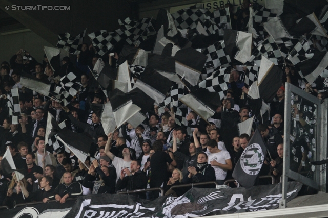 Anderlecht-Sturm
UEFA Europa League Gruppenphase 4. Spieltag, RSC Anderlecht - SK Sturm Graz, Constant Vanden Stock Stadion Anderlecht, 3.11.2011. 

Foto zeigt Fans von Sturm mit einer Choreografie
