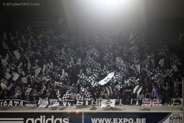 Anderlecht-Sturm
UEFA Europa League Gruppenphase 4. Spieltag, RSC Anderlecht - SK Sturm Graz, Constant Vanden Stock Stadion Anderlecht, 3.11.2011. 

Foto zeigt Fans von Sturm mit einer Choreografie
