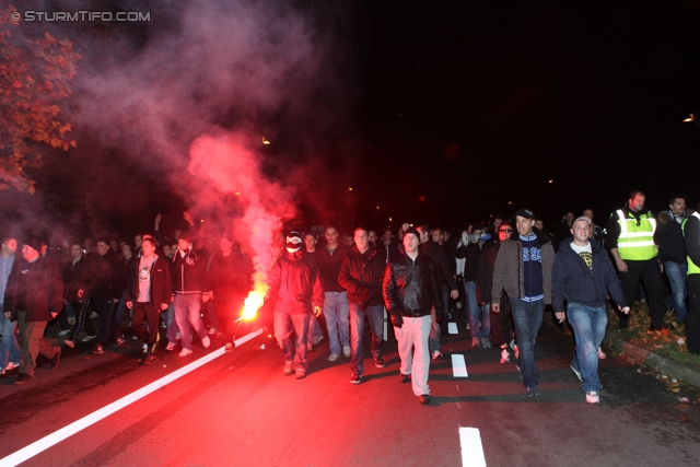 Anderlecht-Sturm
UEFA Europa League Gruppenphase 4. Spieltag, RSC Anderlecht - SK Sturm Graz, Constant Vanden Stock Stadion Anderlecht, 3.11.2011.  

Foto zeigt Fans von Sturm beim Corteo zum Constant Vanden Stock Stadion
