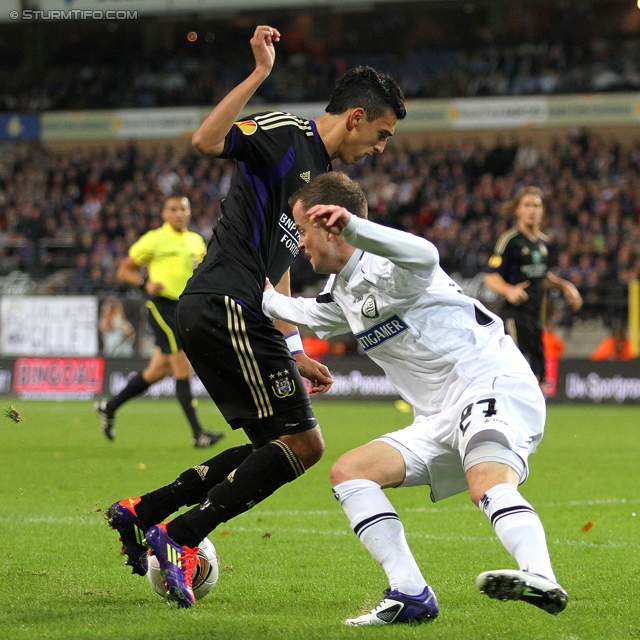 Anderlecht-Sturm
UEFA Europa League Gruppenphase 4. Spieltag, RSC Anderlecht - SK Sturm Graz, Constant Vanden Stock Stadion Anderlecht, 3.11.2011. 

Foto zeigt Matias Suarez (Anderlecht) und Christian Klem (Sturm)
