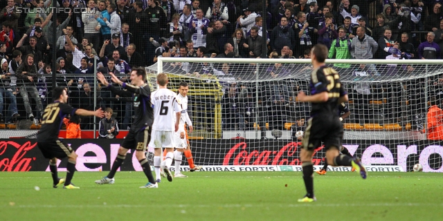 Anderlecht-Sturm
UEFA Europa League Gruppenphase 4. Spieltag, RSC Anderlecht - SK Sturm Graz, Constant Vanden Stock Stadion Anderlecht, 3.11.2011. 

Foto zeigt Behrang Safari (Anderlecht), Sacha Kljestan (Anderlecht), Manuel Weber (Sturm) und Fernando (Anderlecht)
Schlüsselwörter: torjubel