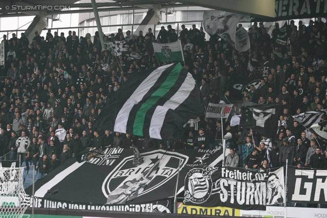 Sturm Graz - Kapfenberg
Oesterreichische Fussball Bundesliga, 14. Runde,  SK Sturm Graz - Kapfenberger SV, Stadion Liebenau Graz, 6.11.2011. 

Foto zeigt Fans von Sturm
