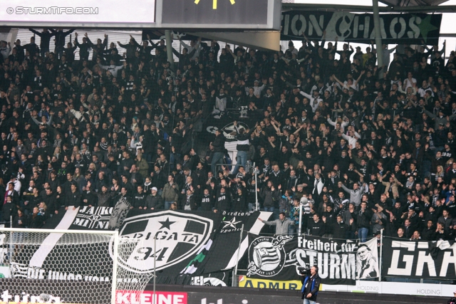 Sturm Graz - Kapfenberg
Oesterreichische Fussball Bundesliga, 14. Runde,  SK Sturm Graz - Kapfenberger SV, Stadion Liebenau Graz, 6.11.2011. 

Foto zeigt Fans von Sturm
