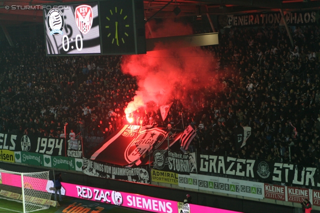 Sturm Graz - Kapfenberg
Oesterreichische Fussball Bundesliga, 14. Runde,  SK Sturm Graz - Kapfenberger SV, Stadion Liebenau Graz, 6.11.2011. 

Foto zeigt Fans von Sturm
Schlüsselwörter: pyrotechnik