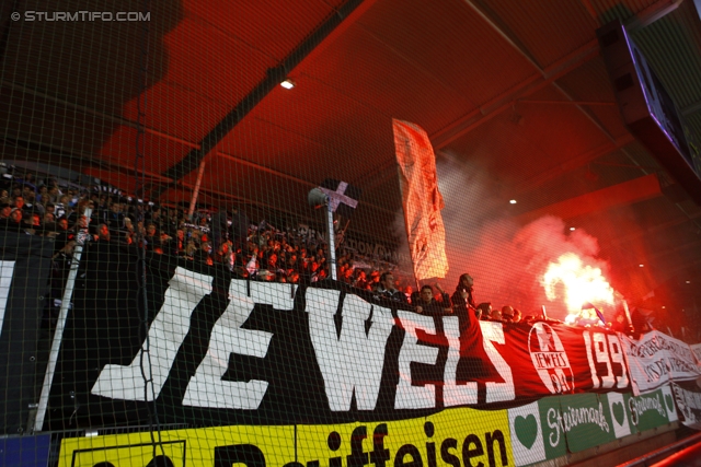 Sturm Graz - Kapfenberg
Oesterreichische Fussball Bundesliga, 14. Runde,  SK Sturm Graz - Kapfenberger SV, Stadion Liebenau Graz, 6.11.2011. 

Foto zeigt Fans von Sturm
Schlüsselwörter: pyrotechnik