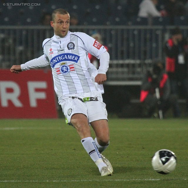 Wr. Neustadt - Sturm Graz
Oesterreichische Fussball Bundesliga, 15. Runde,  SC Wiener Neustadt - SK Sturm Graz, Stadion Wiener Neustadt, 19.11.2011. 

Foto zeigt Ferdinand Feldhofer (Sturm) 
