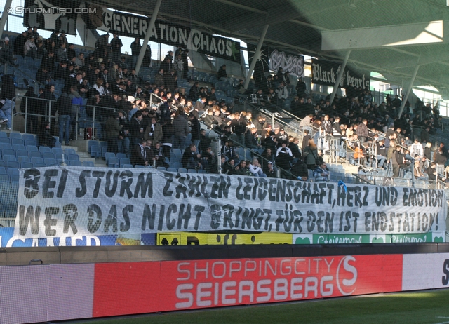 Sturm Graz - Admira
Oesterreichische Fussball Bundesliga, 16. Runde,  SK Sturm Graz - FC Admira, Stadion Liebenau Graz, 27.11.2011. 

Foto zeigt Fans von Sturm mit einem Spruchband
