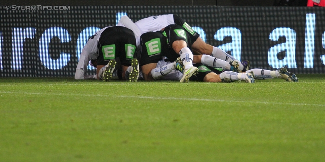 Sturm Graz - Admira
Oesterreichische Fussball Bundesliga, 16. Runde,  SK Sturm Graz - FC Admira, Stadion Liebenau Graz, 27.11.2011. 

Foto zeigt Spieler von Sturm
Schlüsselwörter: torjubel