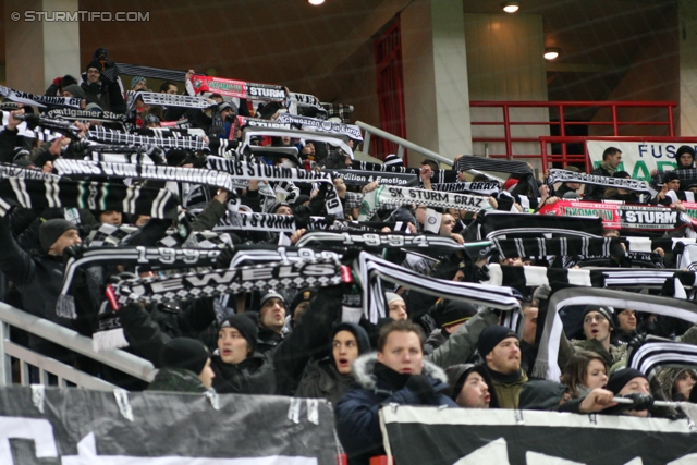 Lok Moskau - Sturm Graz
UEFA Europa League Gruppenphase 5. Spieltag, FC Lokomotiv Moskau - SK Sturm Graz, Lokomotiv Stadion Moskau, 1.12.2011. 

Foto zeigt Fans von Sturm
