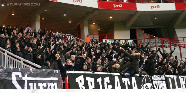 Lok Moskau - Sturm Graz
UEFA Europa League Gruppenphase 5. Spieltag, FC Lokomotiv Moskau - SK Sturm Graz, Lokomotiv Stadion Moskau, 1.12.2011. 

Foto zeigt Fans von Sturm
