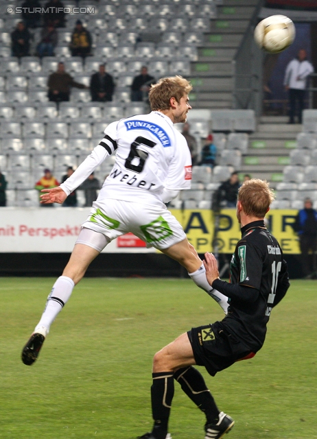 Innsbruck - Sturm Graz
Oesterreichische Fussball Bundesliga, 17. Runde, FC Wacker Innsbruck - SK Sturm Graz, Tivoli Neu Innsbruck, 4.12.2011. 

Foto zeigt Manuel Weber (Sturm) und Peter Hackmair (Innsbruck)
Schlüsselwörter: kopfball