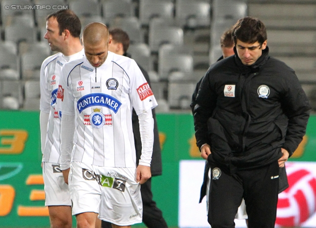 Innsbruck - Sturm Graz
Oesterreichische Fussball Bundesliga, 17. Runde, FC Wacker Innsbruck - SK Sturm Graz, Tivoli Neu Innsbruck, 4.12.2011. 

Foto zeigt Mario Haas (Sturm), Patrick Wolf (Sturm) und Giorgi Popkhadze (Sturm)
Schlüsselwörter: enttaeuschung aerger