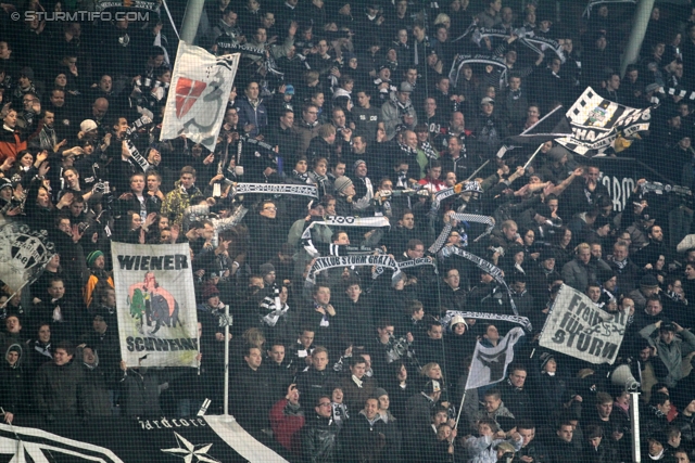 Sturm Graz - Austria Wien
Oesterreichische Fussball Bundesliga, 18. Runde, SK Sturm Graz - FK Austria Wien, Stadion Liebenau Graz, 10.12.2011. 

Foto zeigt Fans von Sturm
