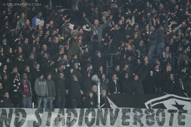 Sturm Graz - Austria Wien
Oesterreichische Fussball Bundesliga, 18. Runde, SK Sturm Graz - FK Austria Wien, Stadion Liebenau Graz, 10.12.2011. 

Foto zeigt Fans von Sturm
