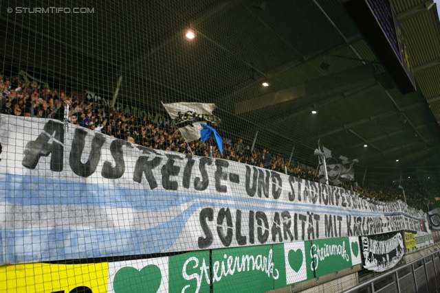 Sturm Graz - Austria Wien
Oesterreichische Fussball Bundesliga, 18. Runde, SK Sturm Graz - FK Austria Wien, Stadion Liebenau Graz, 10.12.2011. 

Foto zeigt Fans von Sturm mit einem Spruchband
