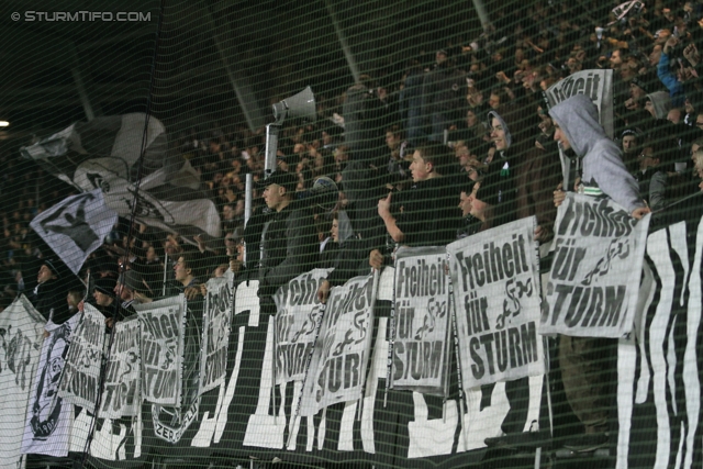 Sturm Graz - Austria Wien
Oesterreichische Fussball Bundesliga, 18. Runde, SK Sturm Graz - FK Austria Wien, Stadion Liebenau Graz, 10.12.2011. 

Foto zeigt Fans von Sturm
