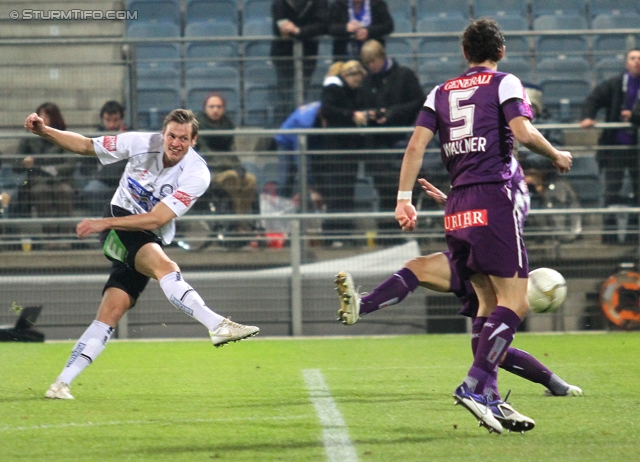 Sturm Graz - Austria Wien
Oesterreichische Fussball Bundesliga, 18. Runde, SK Sturm Graz - FK Austria Wien, Stadion Liebenau Graz, 10.12.2011. 

Foto zeigt Roman Kienast (Sturm) und Manuel Wallner (Austria)
