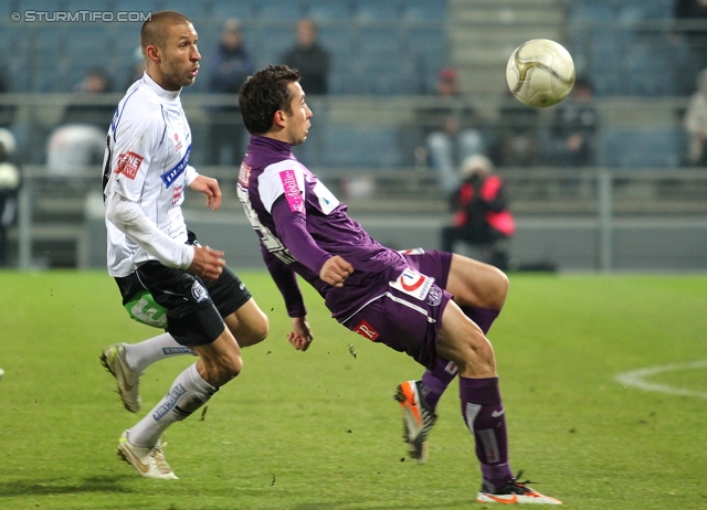 Sturm Graz - Austria Wien
Oesterreichische Fussball Bundesliga, 18. Runde, SK Sturm Graz - FK Austria Wien, Stadion Liebenau Graz, 10.12.2011. 

Foto zeigt Patrick Wolf (Sturm) und Markus Suttner (Austria)
