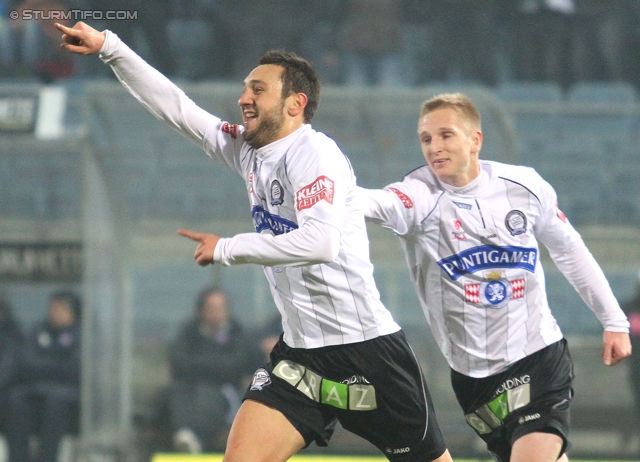 Sturm Graz - Austria Wien
Oesterreichische Fussball Bundesliga, 18. Runde, SK Sturm Graz - FK Austria Wien, Stadion Liebenau Graz, 10.12.2011. 

Foto zeigt Darko Bodul (Sturm) und Matthias Koch (Sturm)
Schlüsselwörter: torjubel