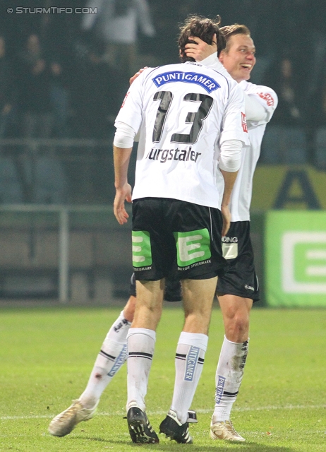 Sturm Graz - Austria Wien
Oesterreichische Fussball Bundesliga, 18. Runde, SK Sturm Graz - FK Austria Wien, Stadion Liebenau Graz, 10.12.2011. 

Foto zeigt Thomas Burgstaller (Sturm) und Roman Kienast (Sturm)
Schlüsselwörter: torjubel