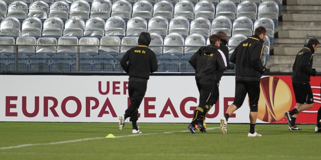 Vorberichte Sturm Graz - AEK Athen
UEFA Europa League Gruppenphase 6. Spieltag,  Vorberichte SK Sturm Graz - AEK Athen, Pressekonferenz und Abschlusstraining, Stadion Liebenau Graz, 13.12.2011. 

Foto zeigt Spieler von AEK Athen
