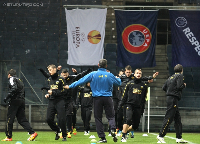 Vorberichte Sturm Graz - AEK Athen
UEFA Europa League Gruppenphase 6. Spieltag,  Vorberichte SK Sturm Graz - AEK Athen, Pressekonferenz und Abschlusstraining, Stadion Liebenau Graz, 13.12.2011. 

Foto zeigt Spieler von AEK Athen
