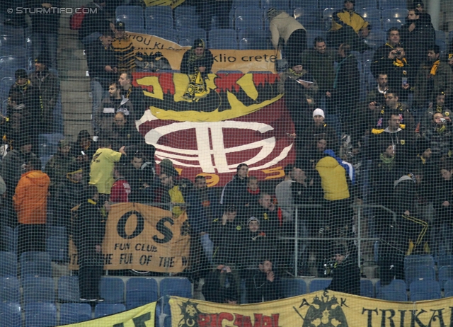 Sturm Graz - AEK Athen
UEFA Europa League Gruppenphase 6. Spieltag, SK Sturm Graz - AEK Athen, Stadion Liebenau Graz, 14.12.2011. 

Foto zeigt Fans von AEK Athen mit einem Transparent von AS Livorno
