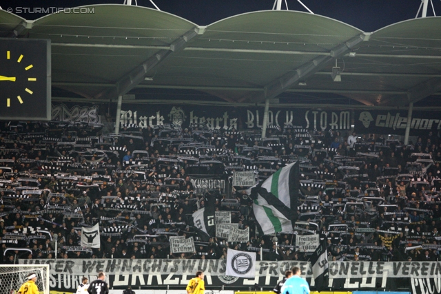 Sturm Graz - AEK Athen
UEFA Europa League Gruppenphase 6. Spieltag, SK Sturm Graz - AEK Athen, Stadion Liebenau Graz, 14.12.2011. 

Foto zeigt Fans von Sturm mit einem Spruchband
Schlüsselwörter: protest