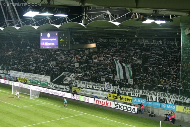 Sturm Graz - AEK Athen
UEFA Europa League Gruppenphase 6. Spieltag, SK Sturm Graz - AEK Athen, Stadion Liebenau Graz, 14.12.2011. 

Foto zeigt Fans von Sturm mit einem Spruchband
Schlüsselwörter: protest