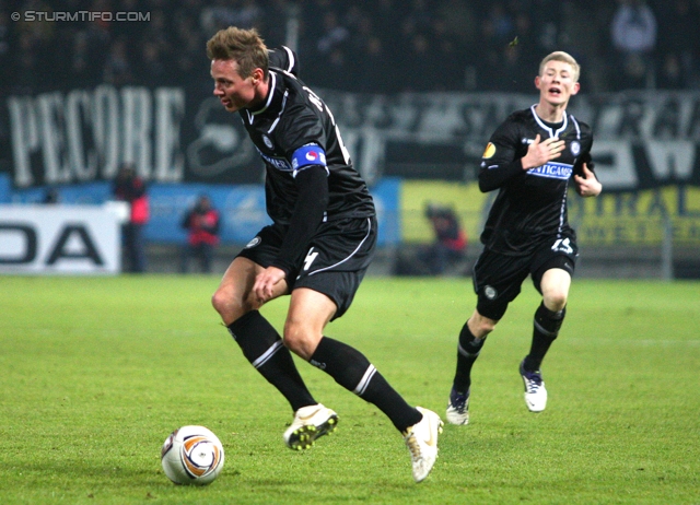 Sturm Graz - AEK Athen
UEFA Europa League Gruppenphase 6. Spieltag, SK Sturm Graz - AEK Athen, Stadion Liebenau Graz, 14.12.2011. 

Foto zeigt Roman Kienast (Sturm) und Florian Kainz (Sturm)
