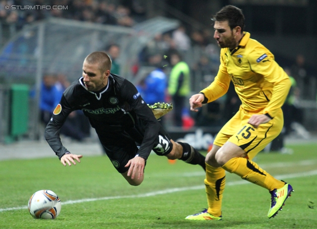 Sturm Graz - AEK Athen
UEFA Europa League Gruppenphase 6. Spieltag, SK Sturm Graz - AEK Athen, Stadion Liebenau Graz, 14.12.2011. 

Foto zeigt Patrick Wolf (Sturm) und Nikos Karabelas (AEK Athen)
