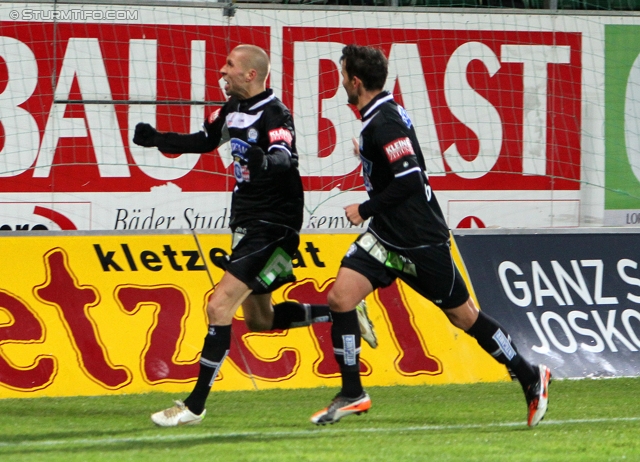 Ried - Sturm Graz
Oesterreichische Fussball Bundesliga, 19. Runde,  SV Ried - SK Sturm Graz, Arena Ried, 17.12.2011. 

Foto zeigt Patrick Wolf (Sturm) und Haris Bukva (Sturm)
Schlüsselwörter: torjubel