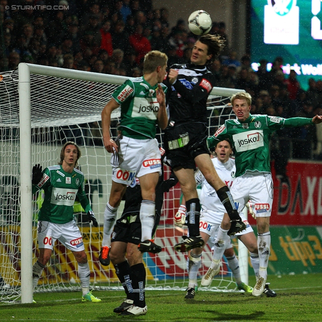 Ried - Sturm Graz
Oesterreichische Fussball Bundesliga, 19. Runde,  SV Ried - SK Sturm Graz, Arena Ried, 17.12.2011. 

Foto zeigt Thomas Burgstaller (Sturm)
