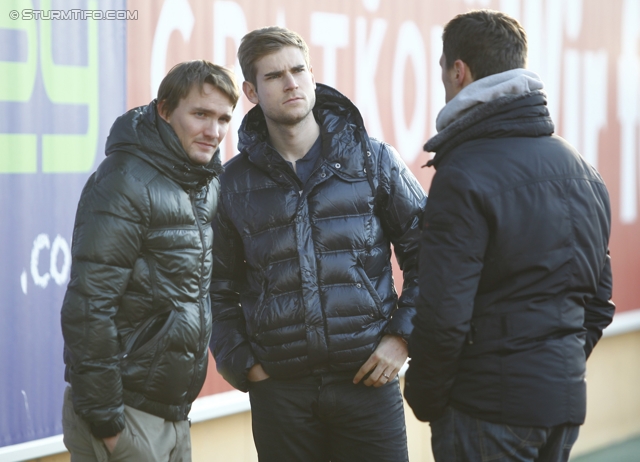 Laktattest Sturm Graz
Oesterreichische Fussball Bundesliga, Laktattest SK Sturm Graz, Sportstadion Gratkorn, 9.1.2012. 

Foto zeigt Andreas Hoelzl (Sturm), Manuel Weber (Sturm) und Christian Gratzei (Sturm)
