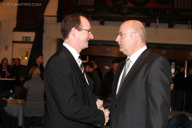 ao. Generalversammlung Sturm
Oesterreichische Fussball Bundesliga, Ausserordentliche Generalversammlung SK Sturm, Brauhaus Puntigam Graz, 17.1.2012. 

Foto zeigt Herbert Ritter (Vorstand Sturm) und Hans Rinner (Praesident Bundesliga)
