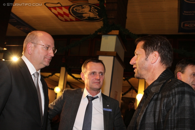 ao. Generalversammlung Sturm
Oesterreichische Fussball Bundesliga, Ausserordentliche Generalversammlung SK Sturm, Brauhaus Puntigam Graz, 17.1.2012. 

Foto zeigt Hans Rinner (Praesident Bundesliga), Gerald Stockenhuber (Praesident Sturm) und Franco Foda (Cheftrainer Sturm)
