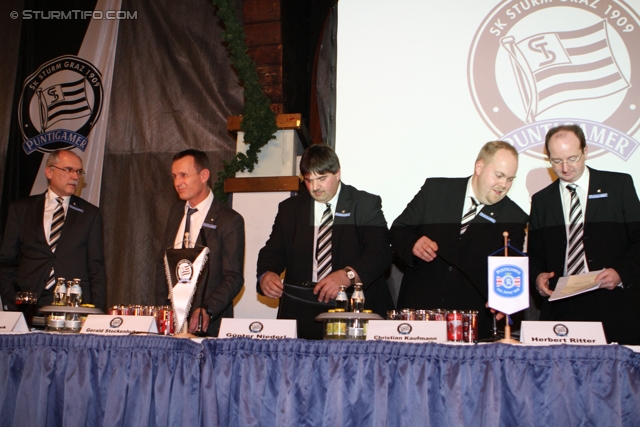 ao. Generalversammlung Sturm
Oesterreichische Fussball Bundesliga, Ausserordentliche Generalversammlung SK Sturm, Brauhaus Puntigam Graz, 17.1.2012. 

Foto zeigt Johann Jauk (Stv. Finanzvorstand Sturm), Gerald Stockenhuber (Praesident Sturm), Guenther Niederl (Vizepraesident Sturm), Christian Kaufmann (Vorstand Sturm)  und Herbert Ritter (Vorstand Sturm)
